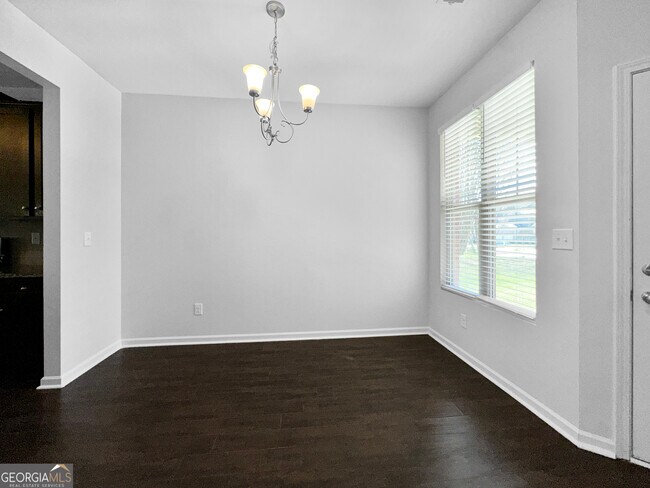 Building Photo - 241 Daisy Cir