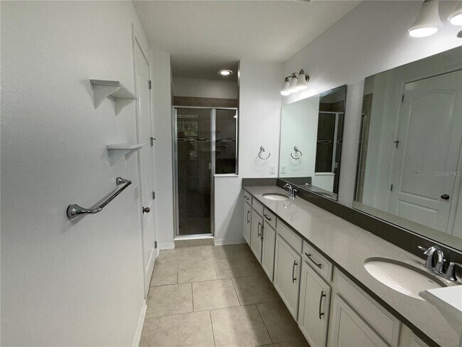 Building Photo - 14434 Swanley St