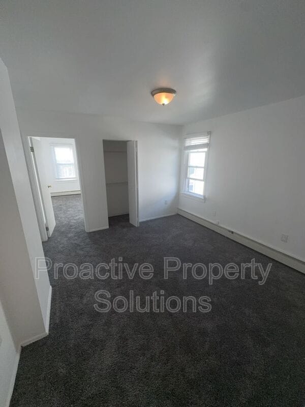 Building Photo - 415-417 17th Ave