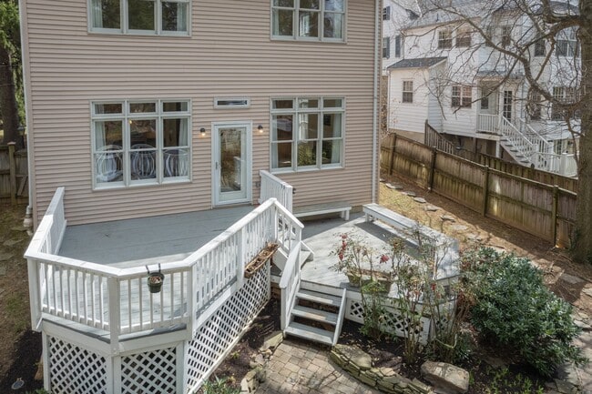 Building Photo - 317 W College Ter