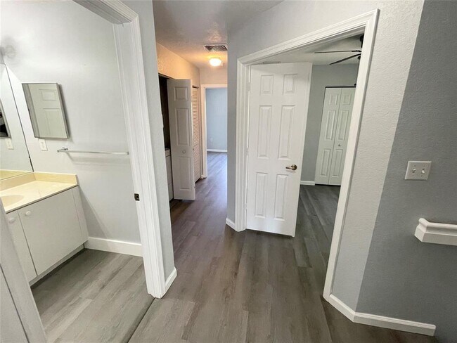 Building Photo - 6301 Landings Terrace