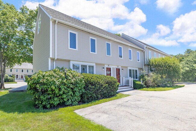 Building Photo - 835 Mt Hope St