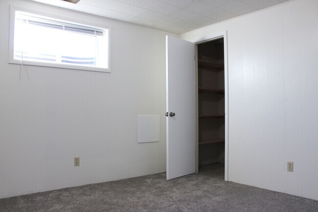 Building Photo - Newly Renovated 3 Bedroom, 1 Bath Duplex – in Lehi!