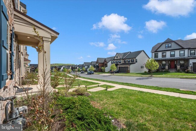 Building Photo - 6042 Fallfish Ct