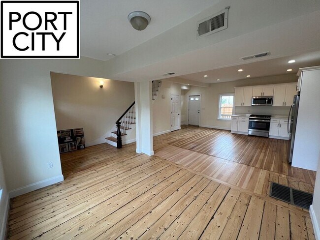Building Photo - No Broker Fee - South Boston 4 bed availab...
