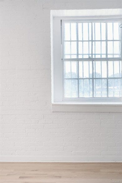 Building Photo - 155 S River St