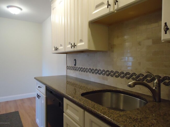 Building Photo - 142 Cross Slope Ct