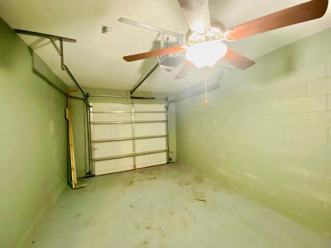 Building Photo - 502 Albatross Dr