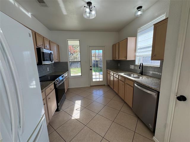 Building Photo - 4432 Park Creek Ct