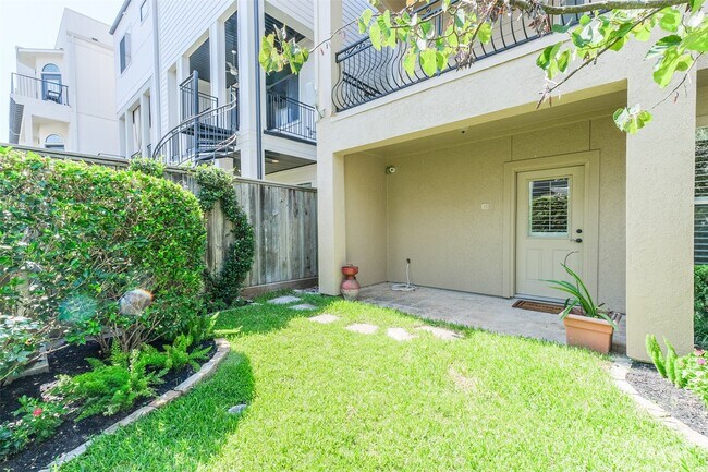 Building Photo - 407 W Bell St