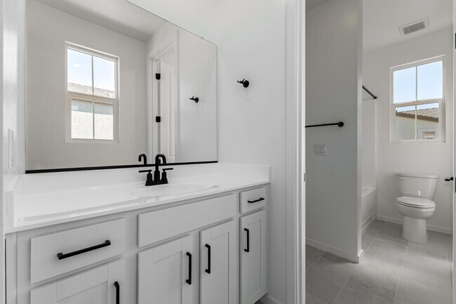 Building Photo - 2436 W Maximo Wy