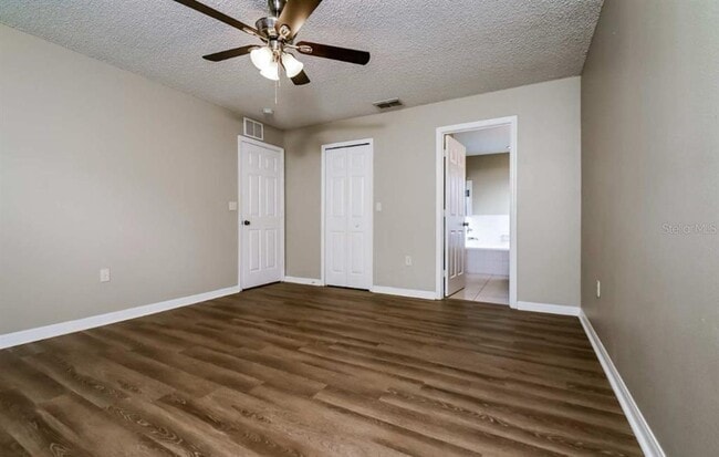 Building Photo - 10018 N Hartts Dr