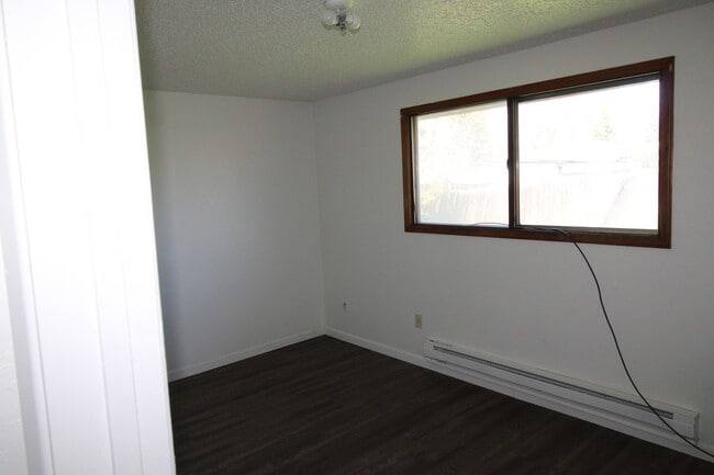 Building Photo - 4831 Darwin Pl