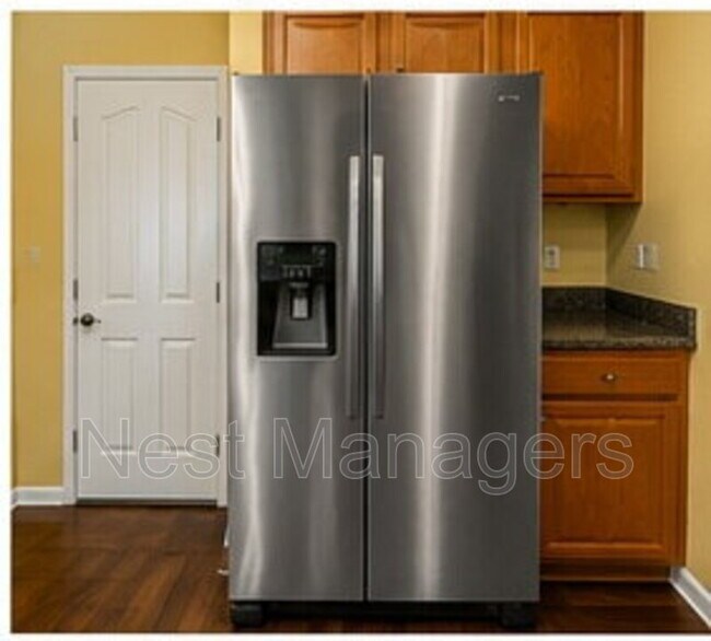 Building Photo - 2225 Stornoway Ct