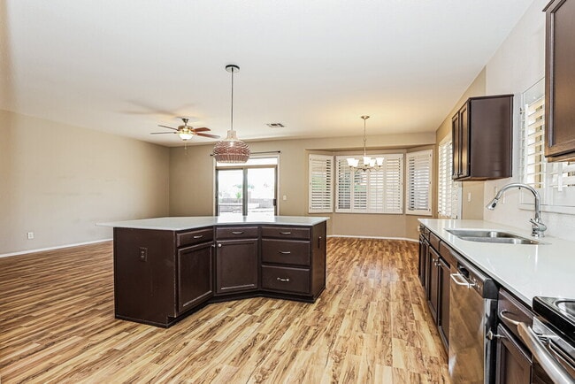 Building Photo - 11231 E Covina Cir