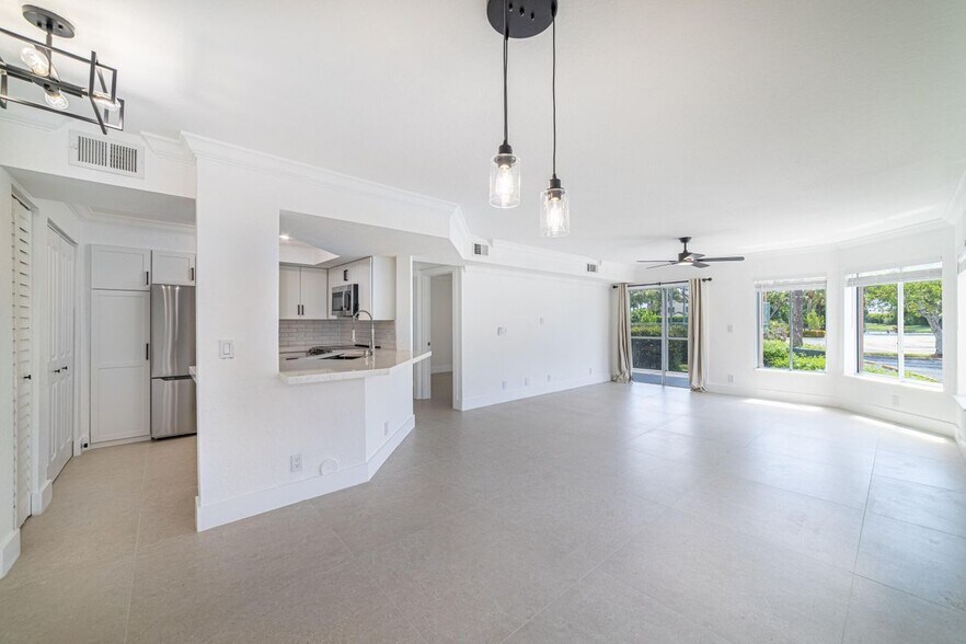 Building Photo - 815 Boynton Beach Blvd