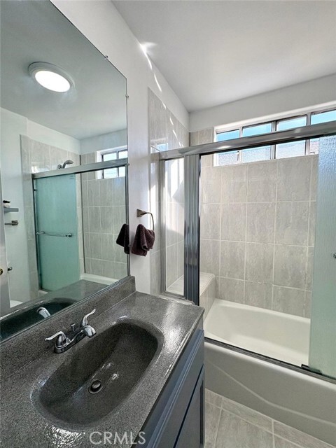 Building Photo - 11741 Benfield Ave