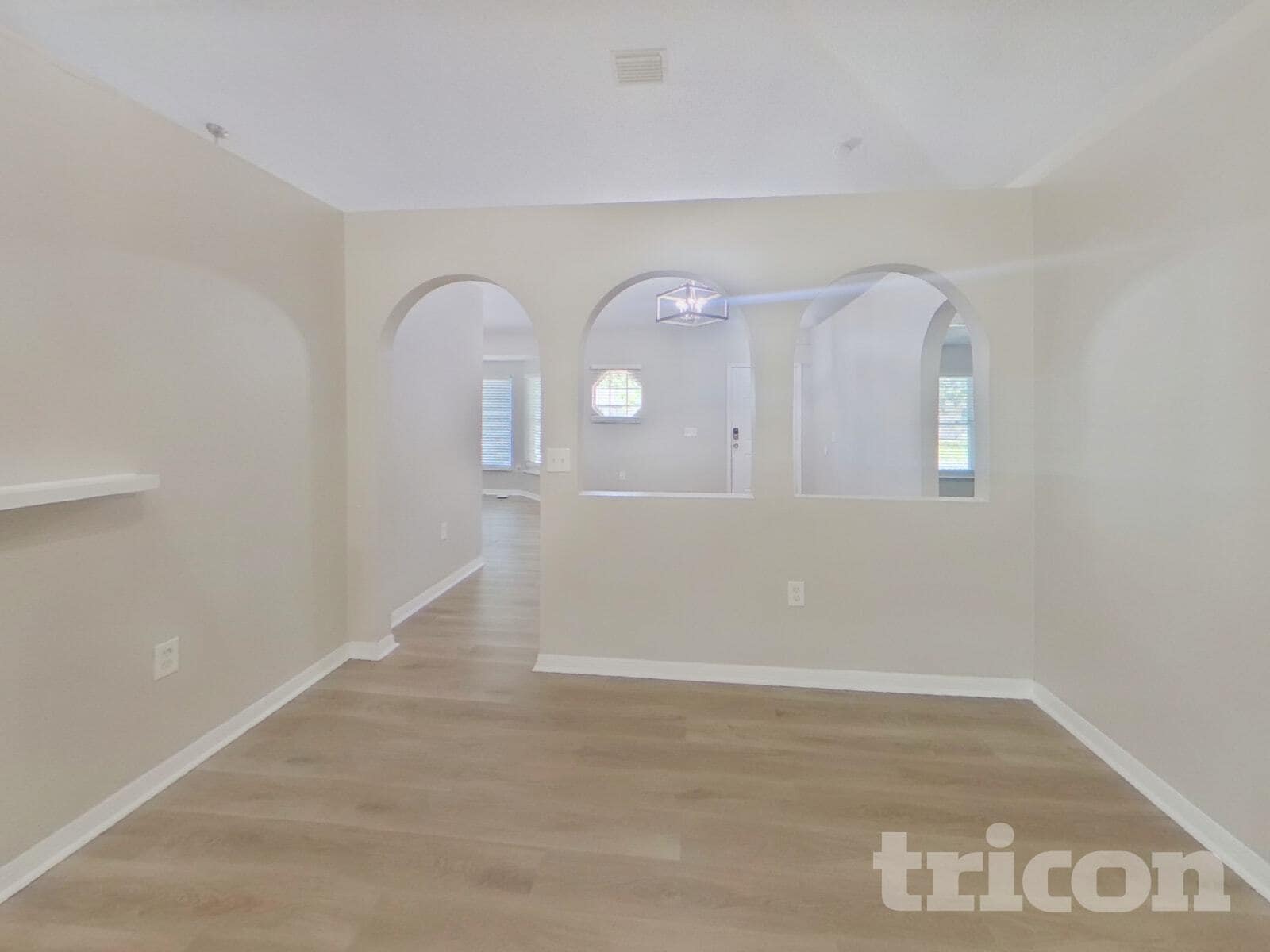 Building Photo - 250 Canterbury Ct