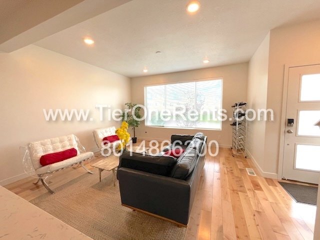 Building Photo - This property offers a NO DEPOSIT option a...