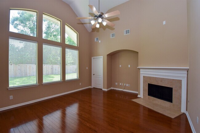 Building Photo - 21223 Pennshore Ln