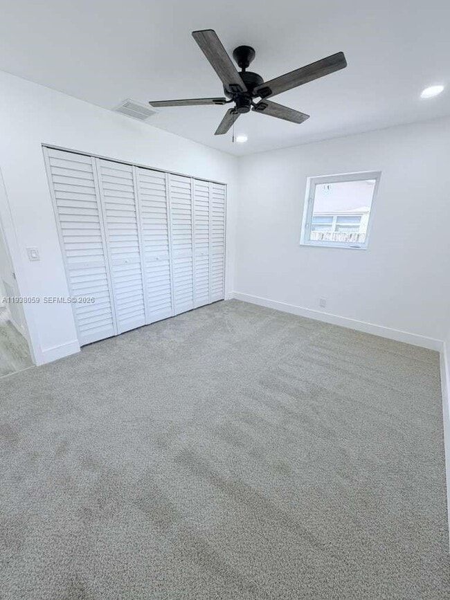 Building Photo - 134 SW 14th Ave