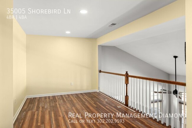 Building Photo - Spacious 4-Bedroom Townhouse for Rent in P...