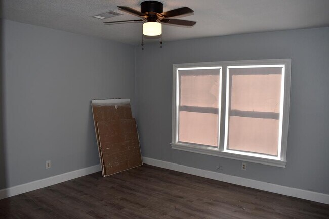 Building Photo - 406 Jefferson St