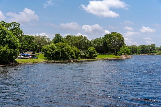 Building Photo - 2700 Cove Cay Dr
