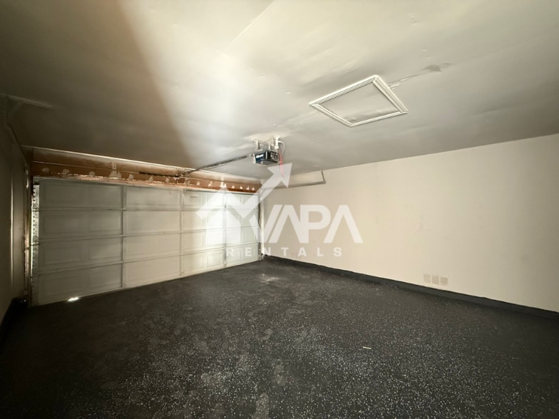 Building Photo - 7718 Gallant Ridge Dr