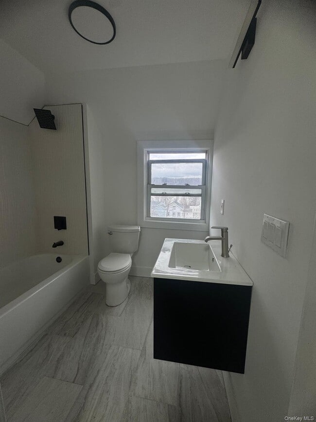 Building Photo - 301 Warburton Ave