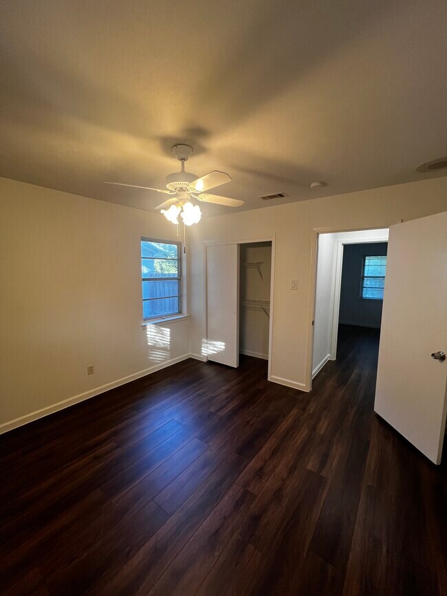 Building Photo - 321 Lena Ln
