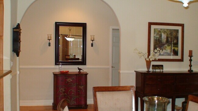 Building Photo - 14320 Hortense St