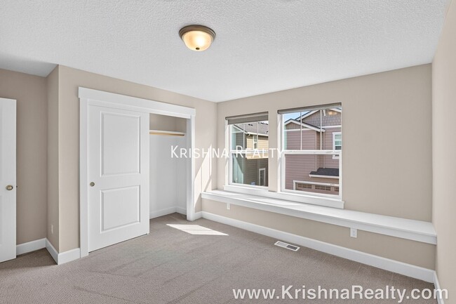 Building Photo - 3979 SE 68th Ave