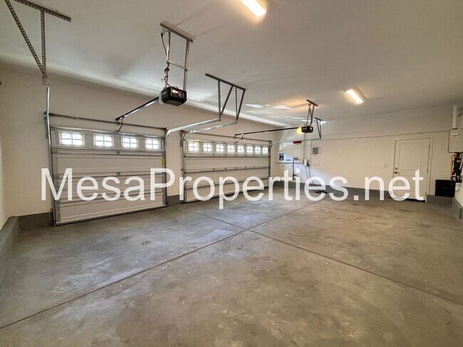 Building Photo - 7031 Aloe Ln