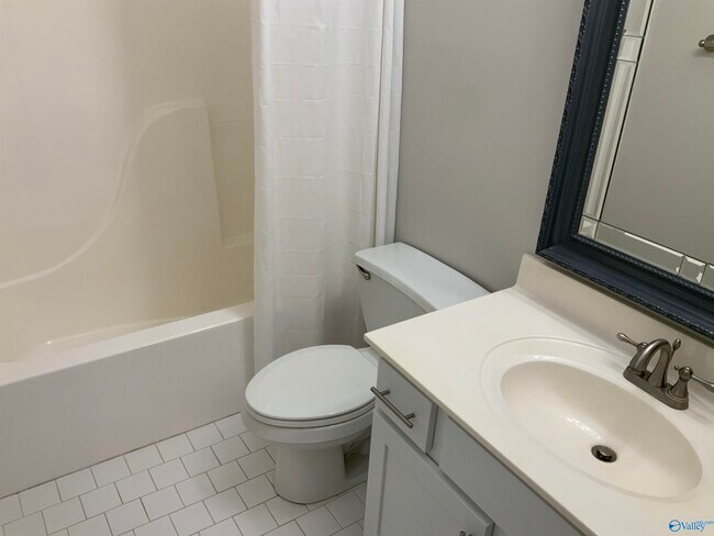 Building Photo - 128 Canterbury Dr