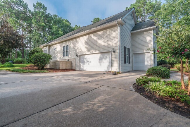 Building Photo - 3169 Glenview Dr