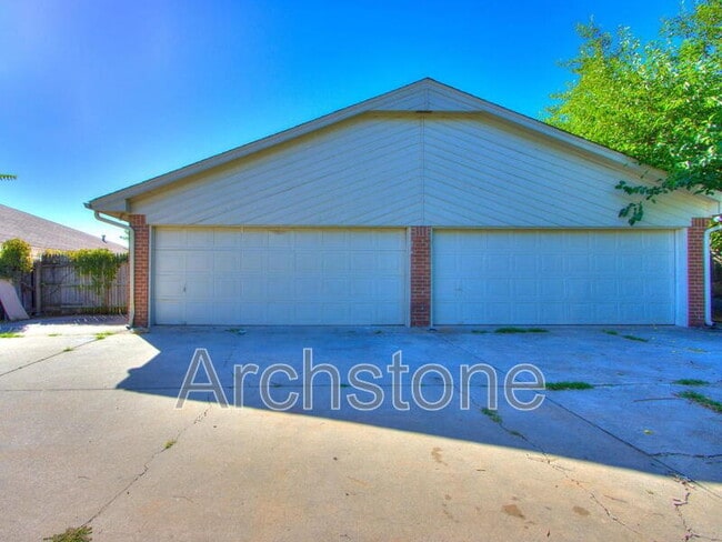 Building Photo - 6605 Lyrewood Ln