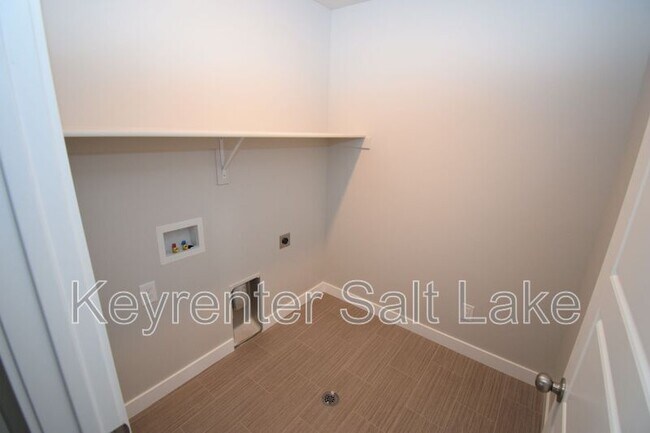 Building Photo - 214 E Allegheny Pl