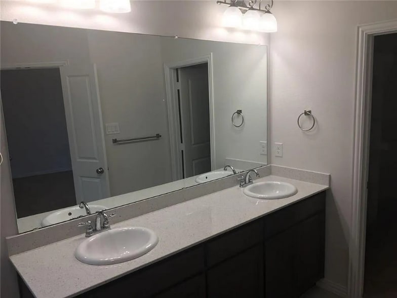 Building Photo - 309 Lead Creek Dr
