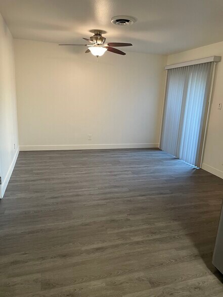 Building Photo - 1098 Wayland Ave