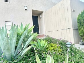 Building Photo - 1433 S Beverly Dr