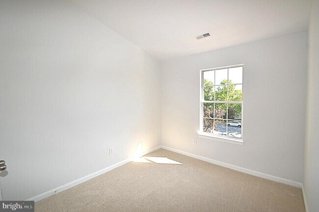 Building Photo - 13510 Nickleback Ct