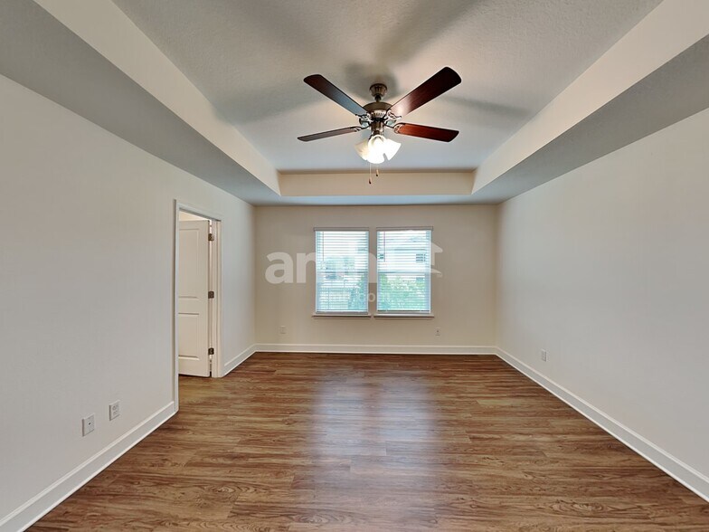 Building Photo - 8553 Highfield Ave