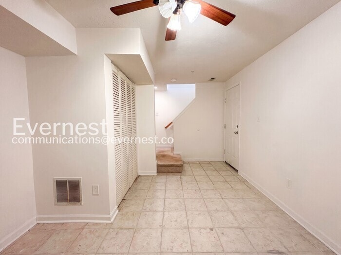 Building Photo - 6504 Tapwood Ct