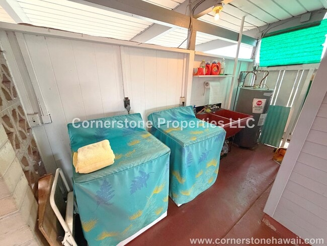 Building Photo - 1558 Hoonipo St