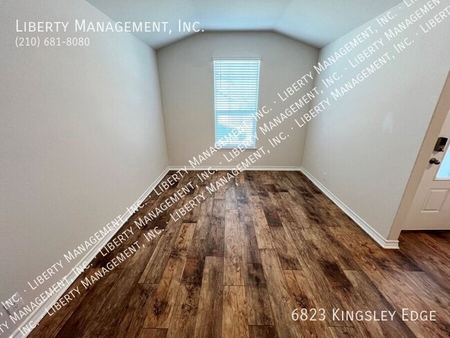 Building Photo - 6823 Kingsley Edge