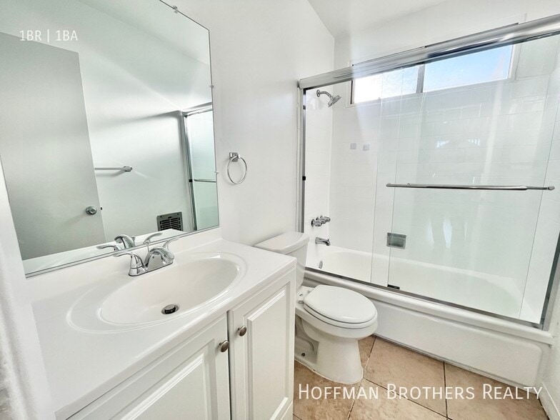 Building Photo - 5226 Lexington Ave