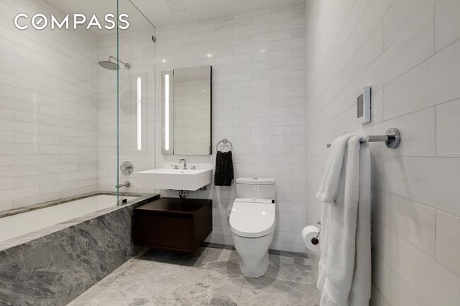 Building Photo - 287 E Houston St