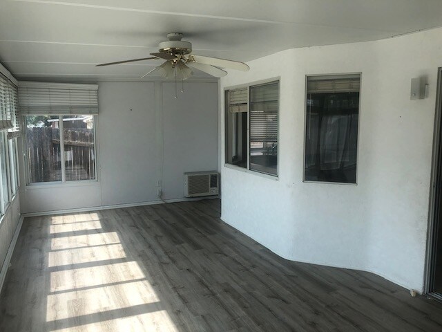 Building Photo - 1055 N Belden Ave