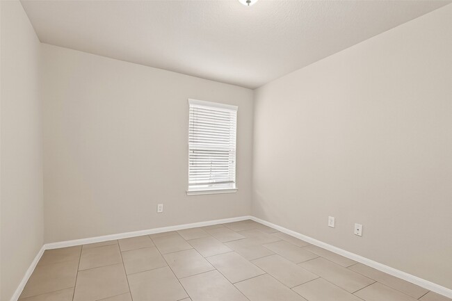 Building Photo - 19339 Vermillion Ct